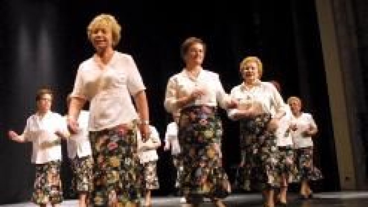 La muestra de baile fue una de las actuaciones que se representaron en el Bergidum