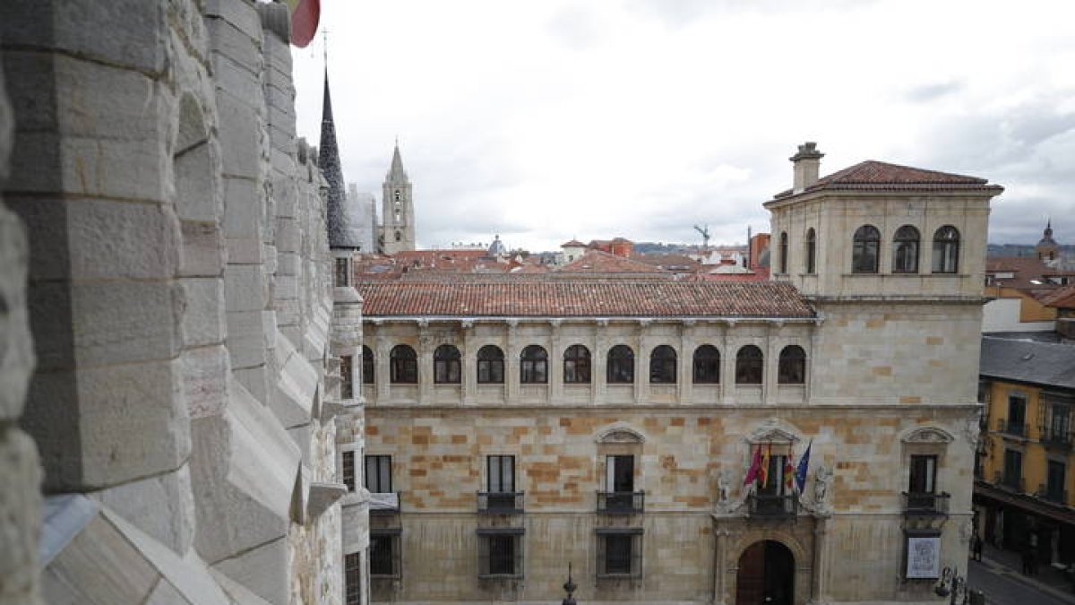 Palacio de los Guzmanes, sede de la Diputación de León. RAMIRO