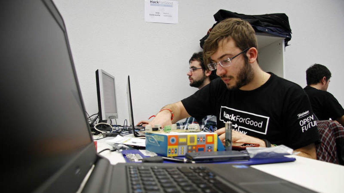 Los participantes en el encuentro pertenecen a diversas universidades