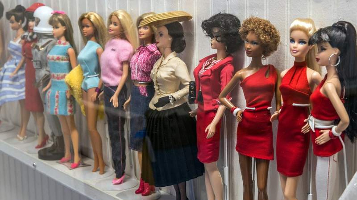 Varios modelos de la muñeca Barbie de la exposición ‘The Art of Barbie’. GIORGIO VIERA