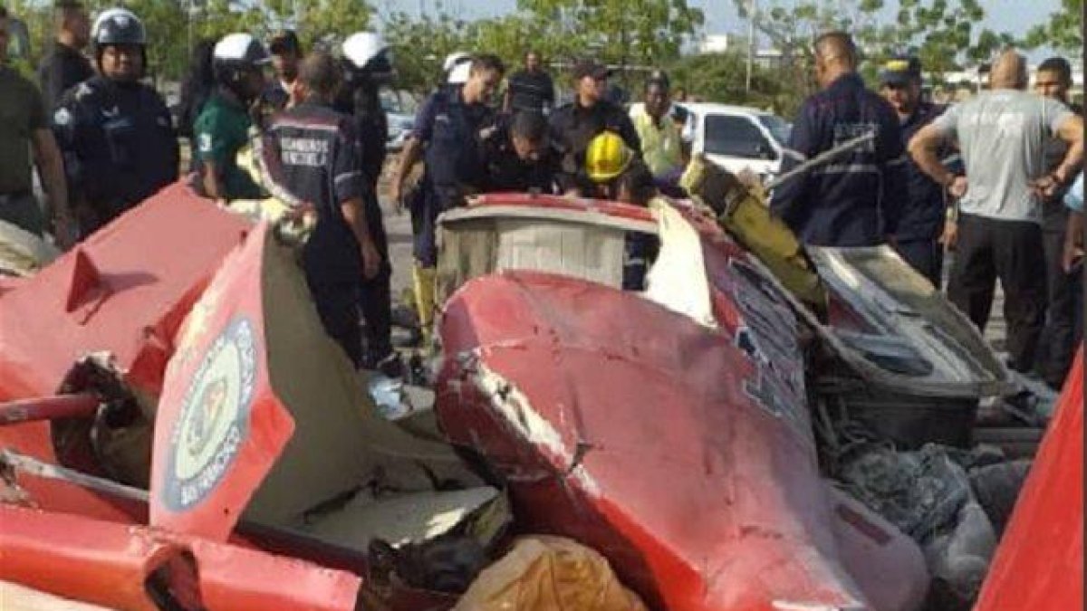 El helicóptero “El Patriota” se estrelló en el estacionamiento de la Plaza de Toros, en Maracaibo.