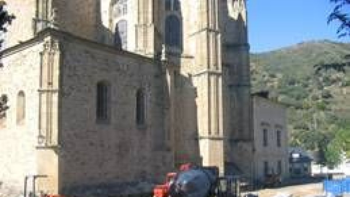 Las obras en la Colegiata no satisfacen a todos por igual