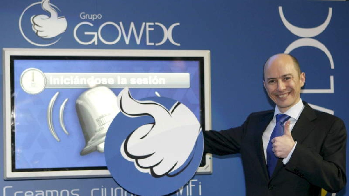 García durante el toque de campana que marcó el inicio de la cotización de Gowex en el MAB.