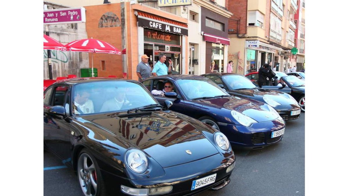 Imagen de una concentración de Porsches en León