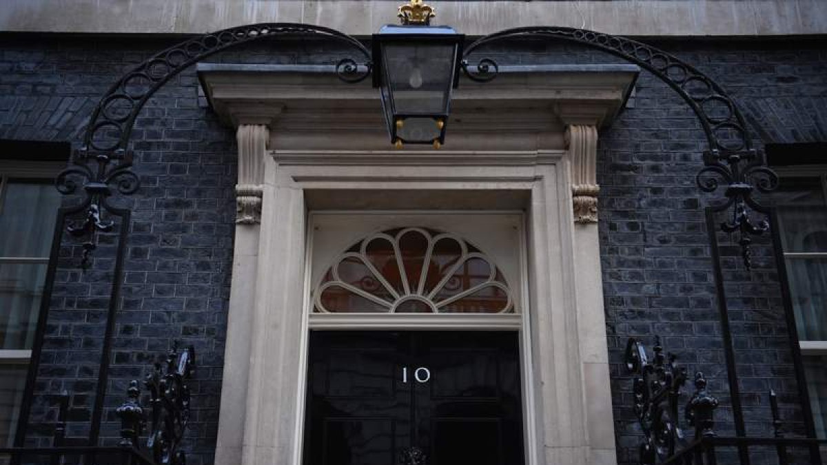 Imagen de la puerta de la residencia del primer ministro británico. NEIL HALL