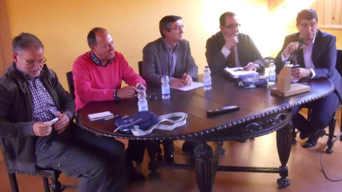 La charla de Valdelugueros coincidió con la clausura del proyecto Ninfa.