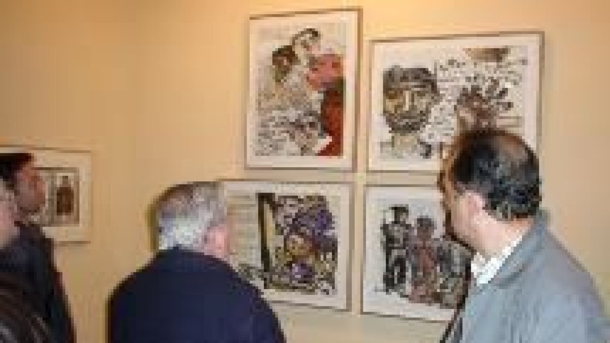 Decenas de personas asistieron ayer a la inauguración de la muestra «Hay una luz en Asturias»