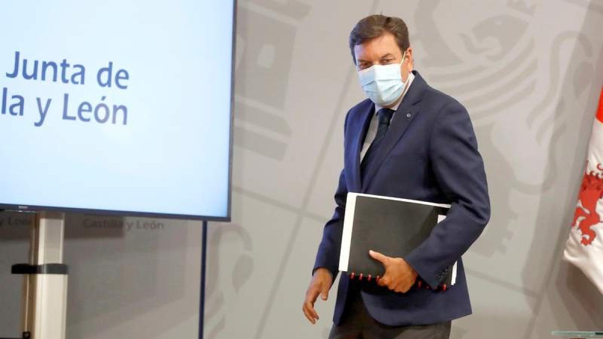 El consejero de Economía y Hacienda, Carlos Fernández Carriedo, en un acto oficial. R. GARCÍA
