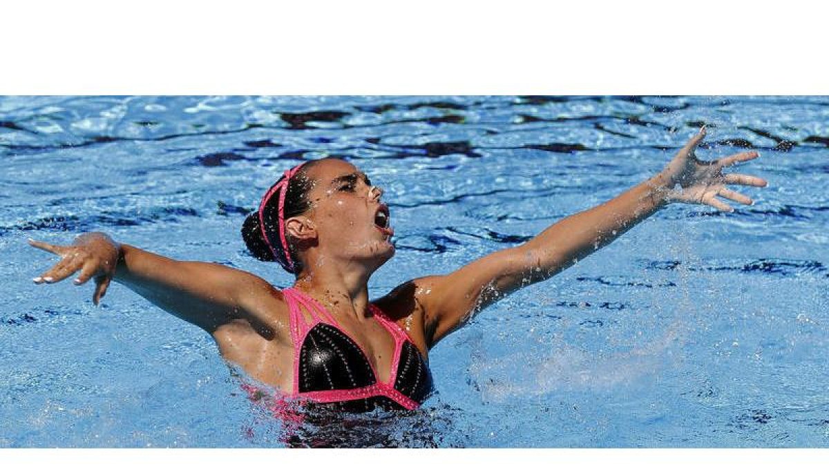 La nadadora española Ona Carbonell se hizo ayer con la plata en el Mundial de Budapest. ESTÉVEZ