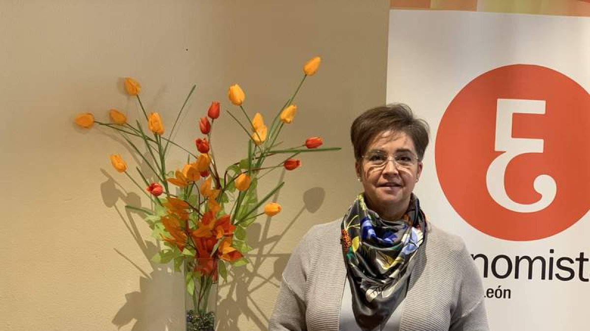 Nuria González Rabanal, decana del Colegio de Economistas de León. DL