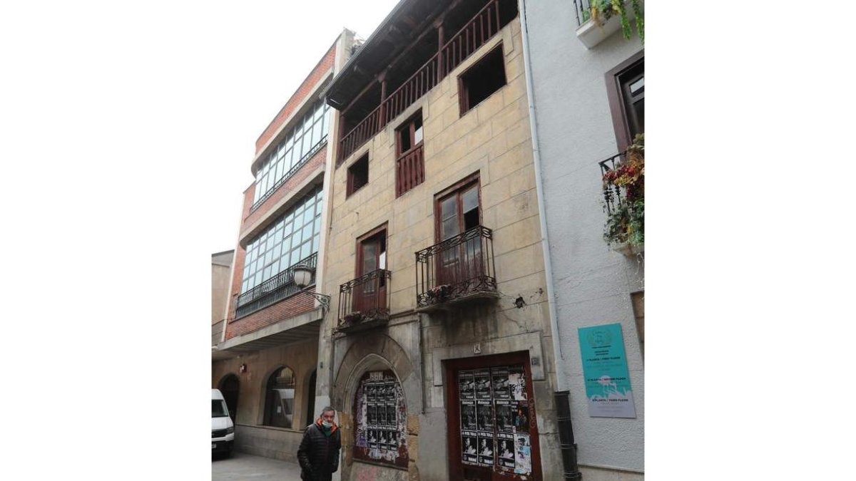 Casona de la Calle del Reloj. DE LA MATA