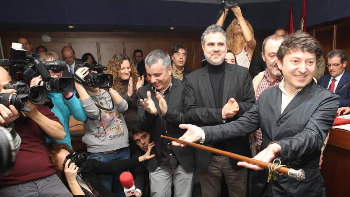 Samuel Folgueral, en la mañana del viernes 8 de marzo de 2013, al tomar el bastón de mando.
