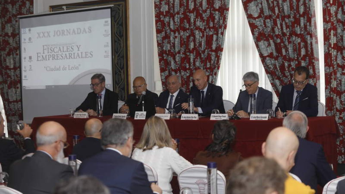 Jornadas fiscales del Colegio Oficial de Mercantiles. RAMIRO