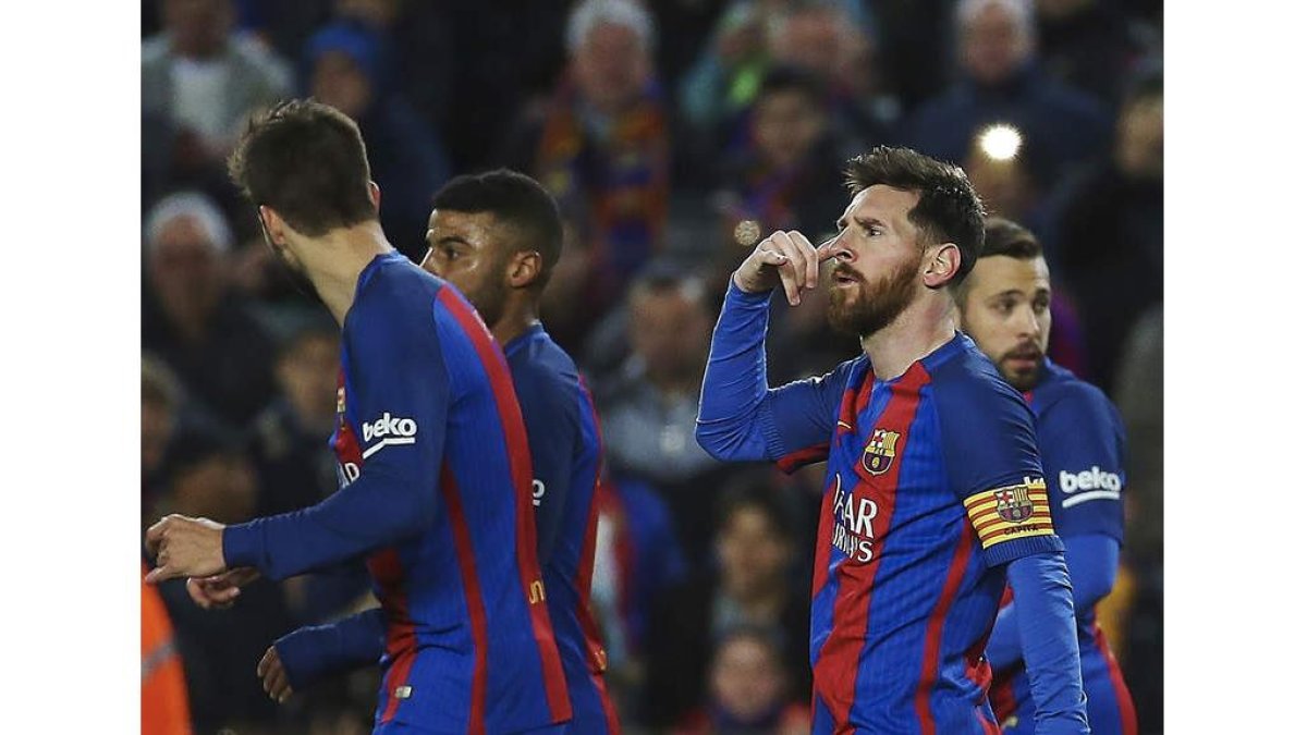 Leo Messi celebra el primer gol frente al Celta. ALEJANDRO GARCÍA