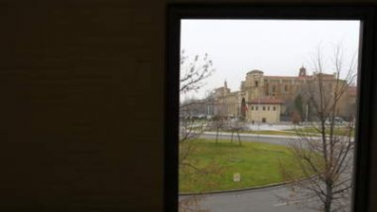 Vista del Parador de San Marcos desde el Auditorio Ciudad de León.
