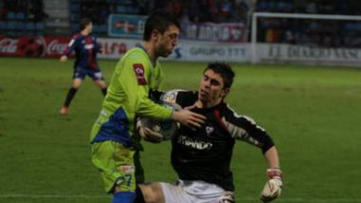 La vuelta de Jonatan Valle para el partido de pasado mañana parece aún prematura.