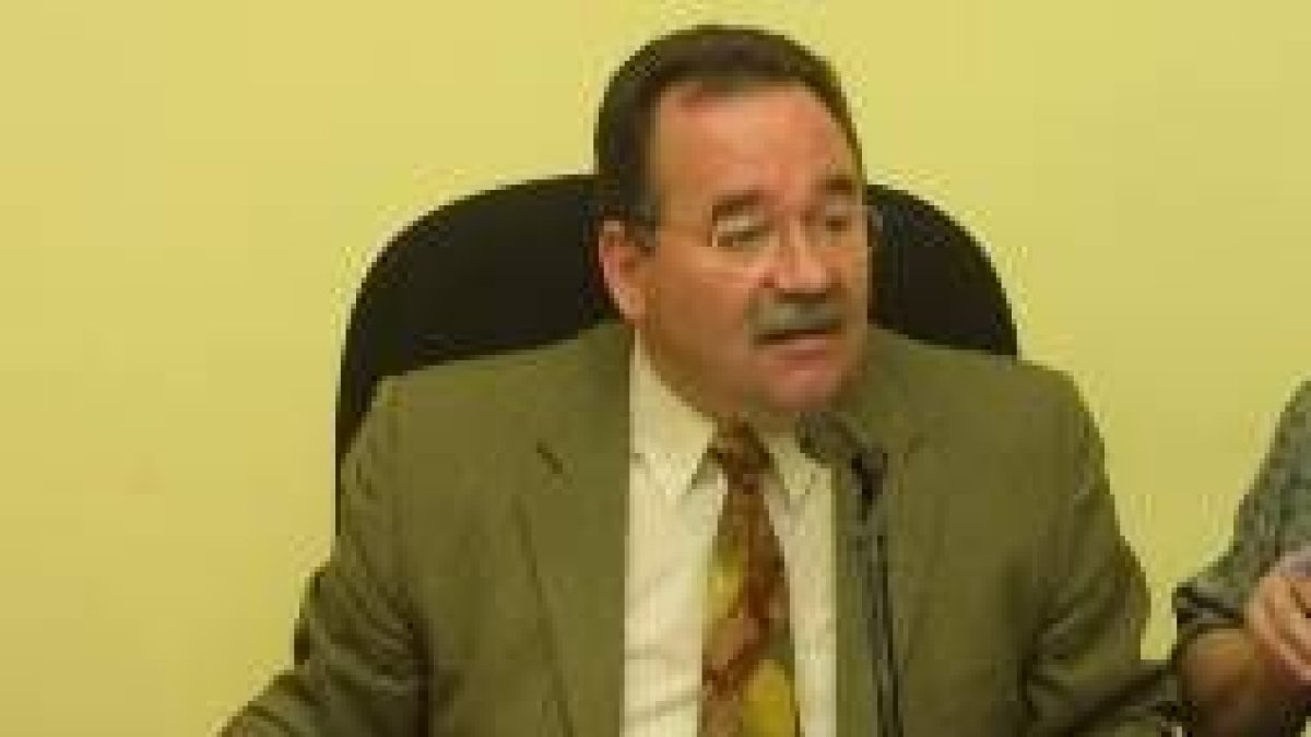 Ricardo González Saavedra considera justa la suspensión cautelar de los tres discrepantes