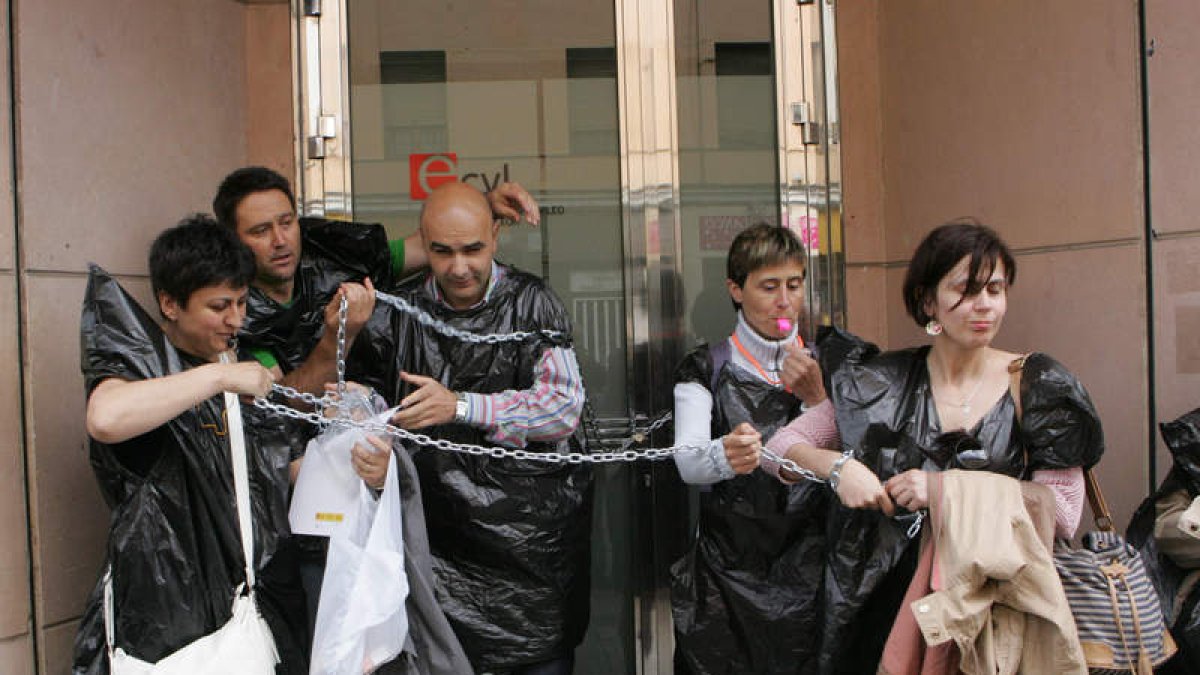 Imagen de las protestas protagonizadas ayer por los empleados del Ecyl.