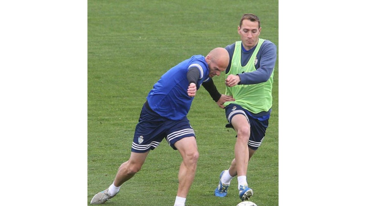 Alan Baró se perderá el partido de mañana por tarjetas. L. DE LA MATA