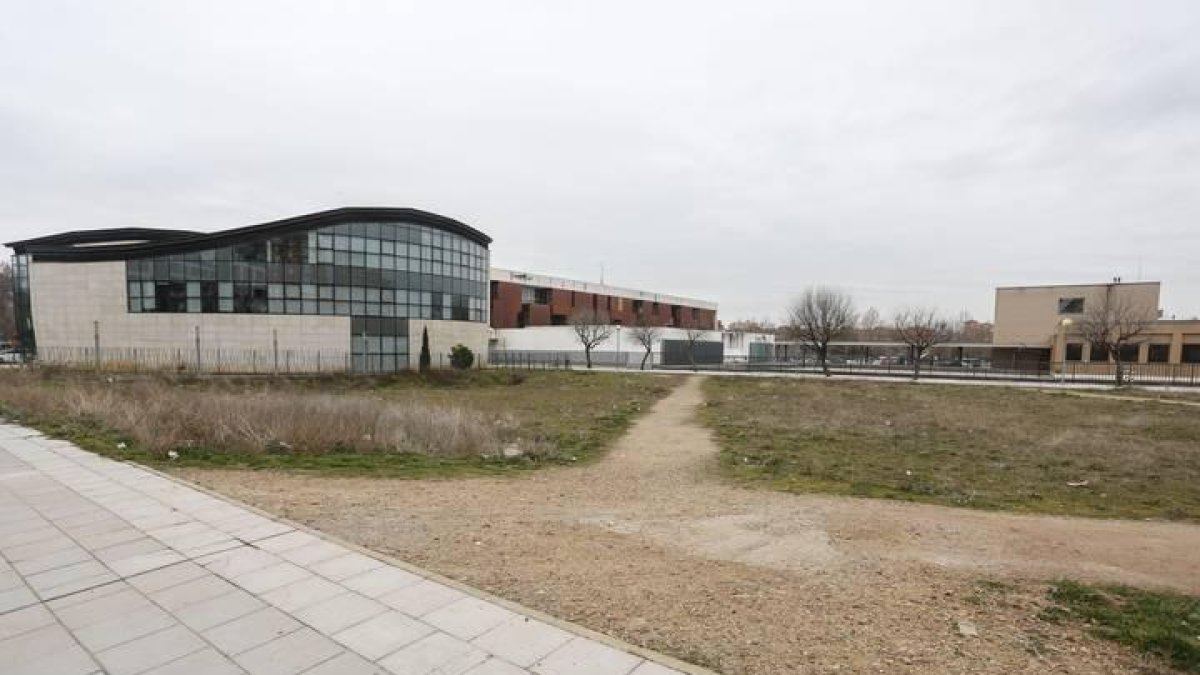 La parcela donde se construiría el centro cívico.