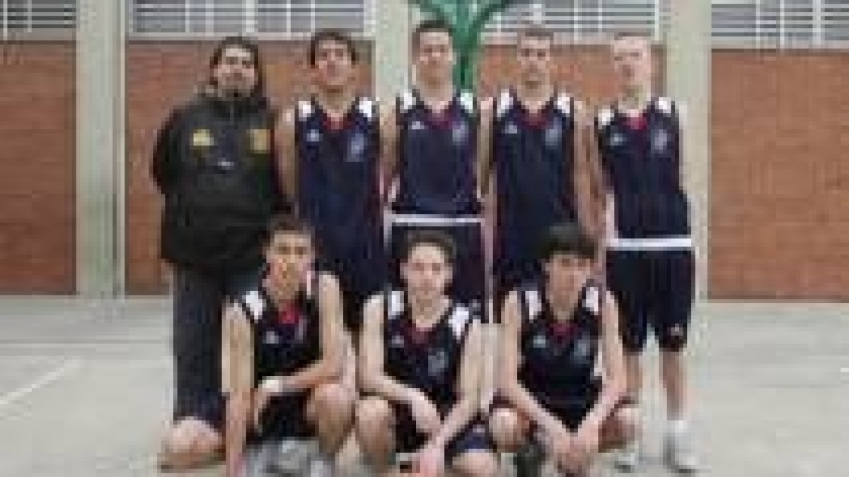 Formación del equipo del Colegio Agustinas que milita en la categoría júnior masculino
