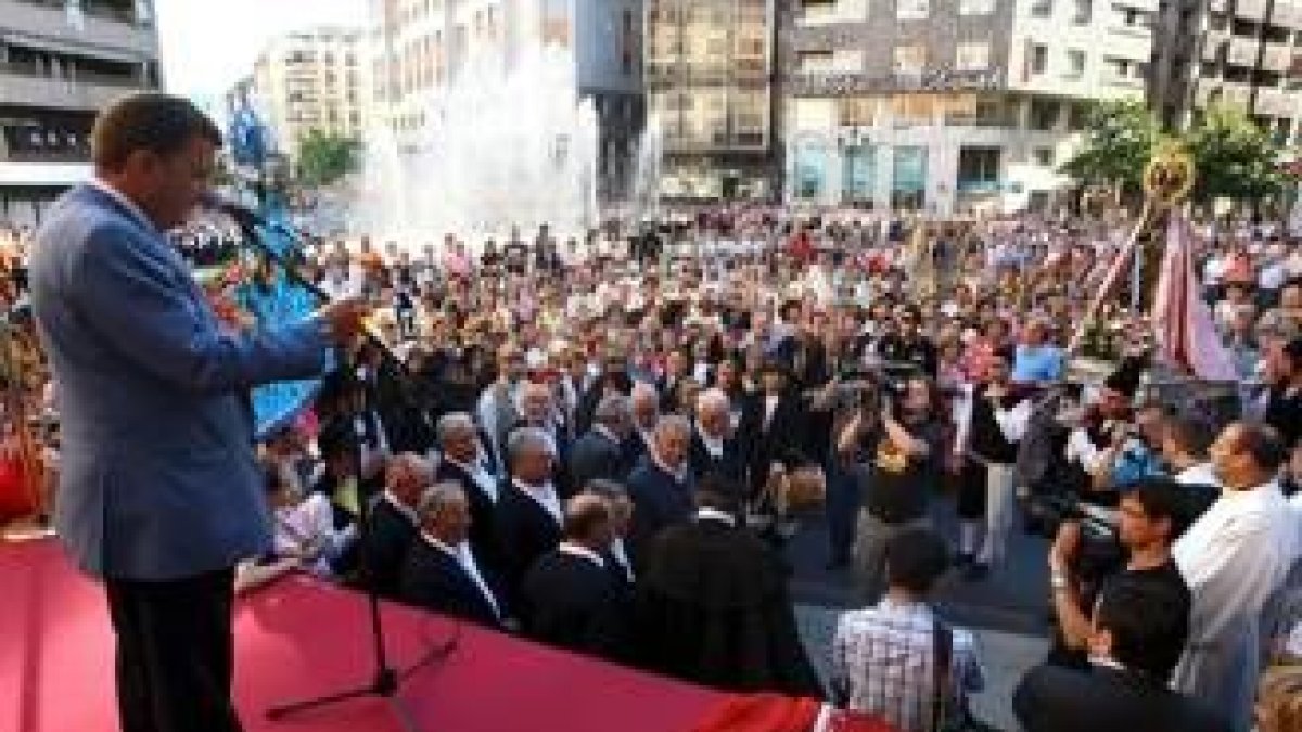La Encina fue portada por los grupos regionales; los primeros fueron los gaiteros de Castro Bérgidum