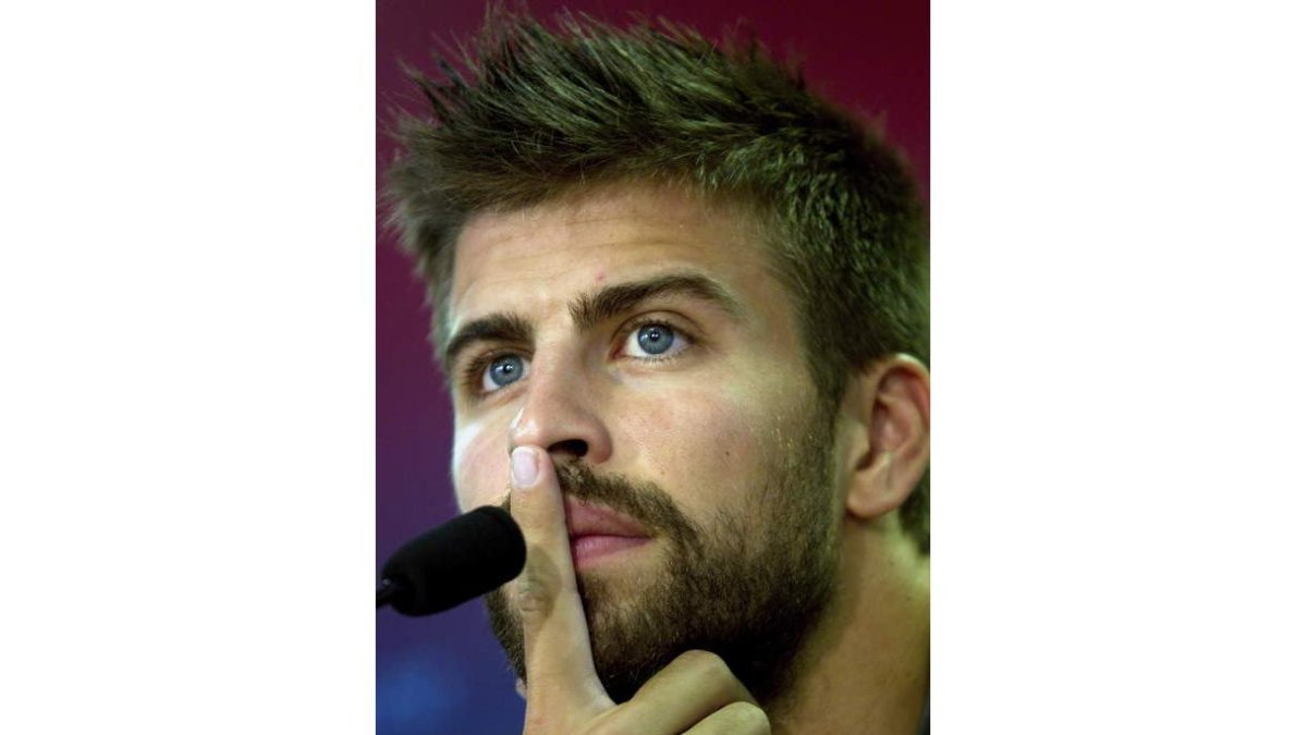 Gerad Piqué, durante la conferencia de prensa que dio ayer.