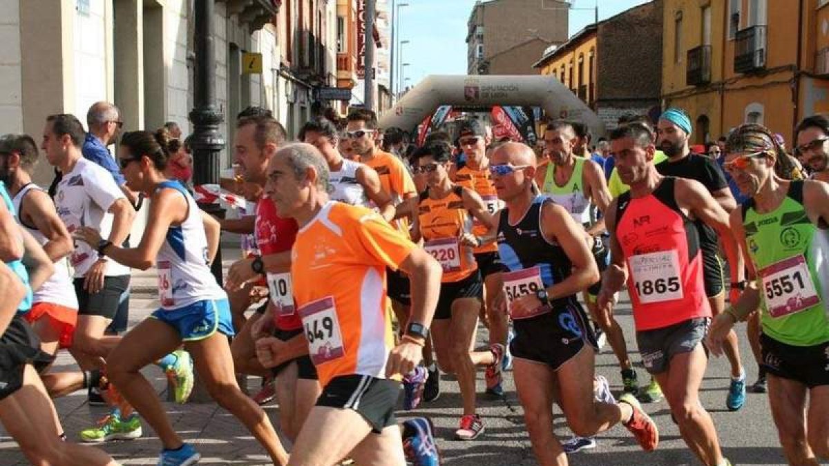 El cross ‘José Manuel García’ contó con casi 160 atletas en la línea de salida de La Robla.