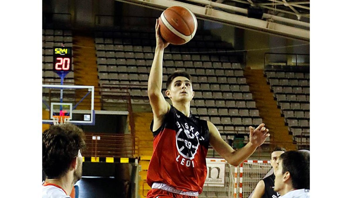 ULE Basket León sumó un triunfo contundente. MARCIANO PÉREZ