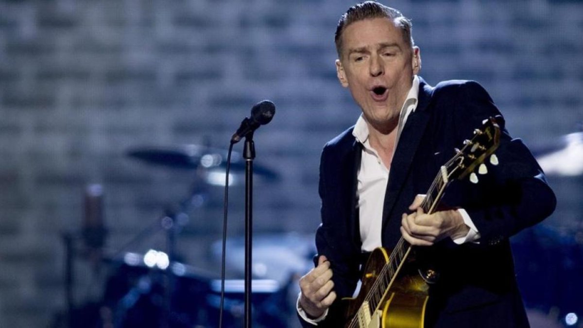 Bryan Adams, en un concierto en Calgary, el 3 de abril del 2016.
