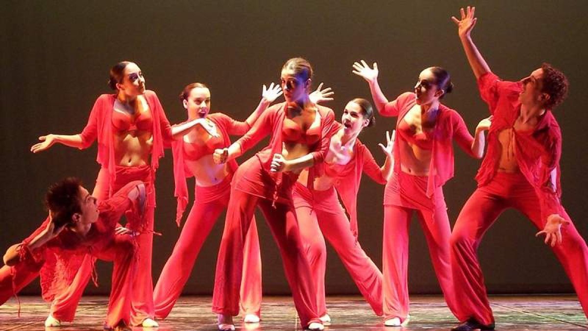 El Ballet Contemporáneo de Burgos, que hoy desembarca en el Auditorio Ciudad de León.