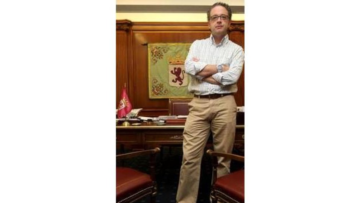 Chamorro ocupa el despacho de Alcaldía hasta que vuelva Fernández