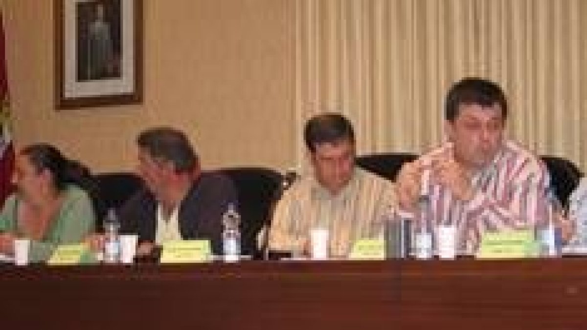 El PSOE sacó adelante la propuesta de incremento de impuestos y la creación de nuevas tasas