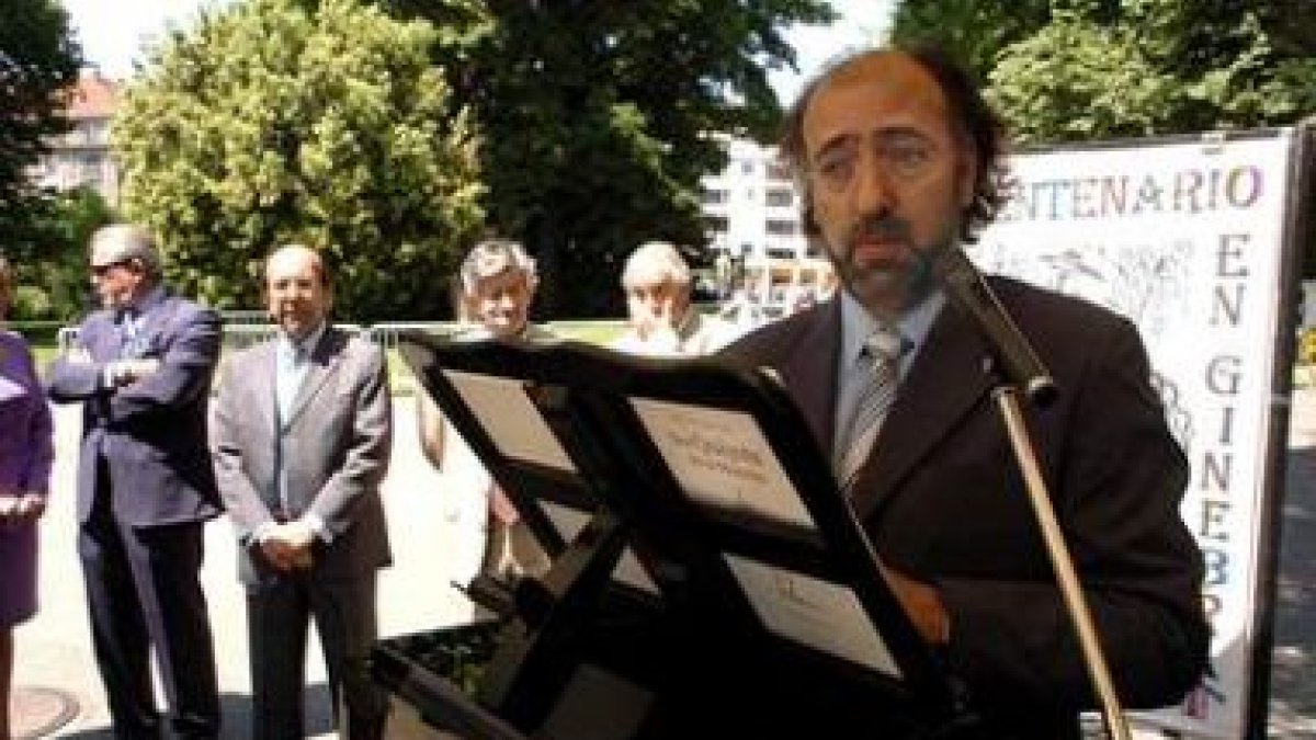El director general del Libro, Archivos y Bibliotecas, el cepedano Rogelio Blanco