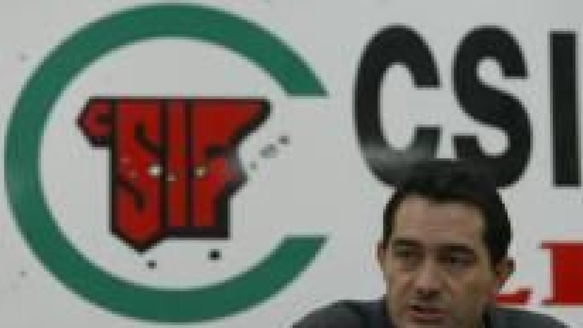 Carlos García, durante su intervención en la rueda de prensa celebrada ayer en la sede del sindicato