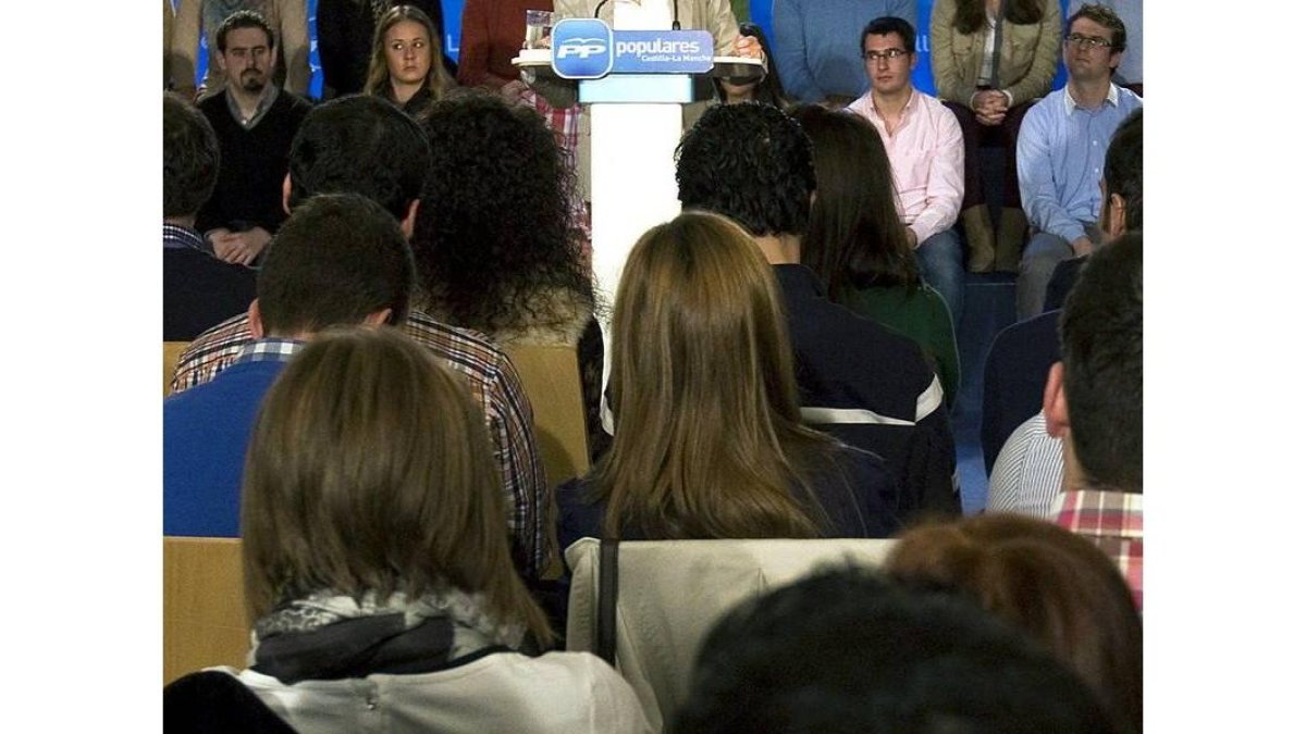 Un acto electoral del PP con jóvenes