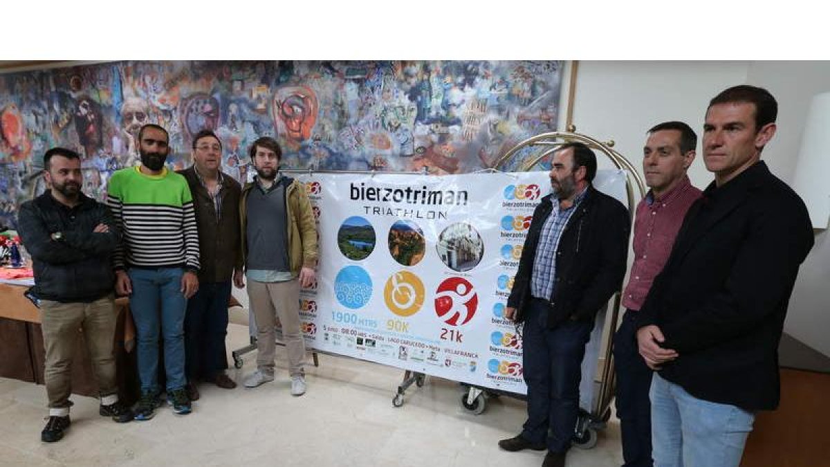 Acto de presentación del Triatlón del Bierzo. ANA F. BARREDO