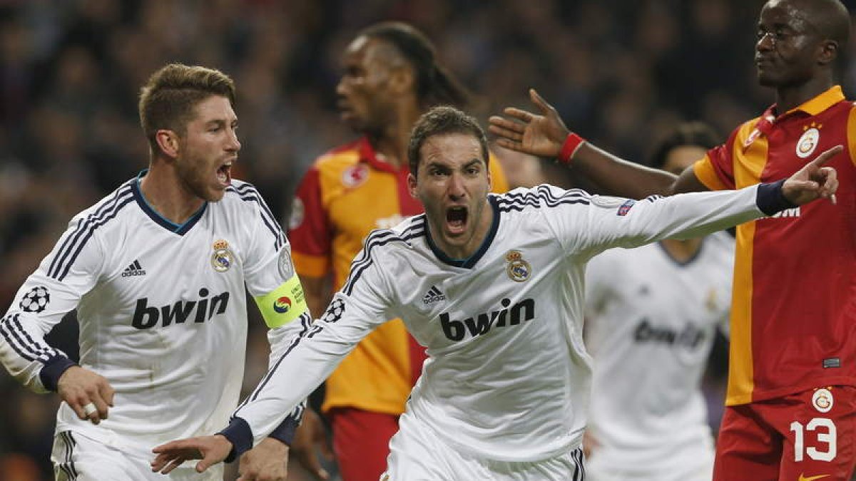 Higuaín ya le marcó al Galatasaray uno de los tres goles que le endosó el Madrid al equipo turco.