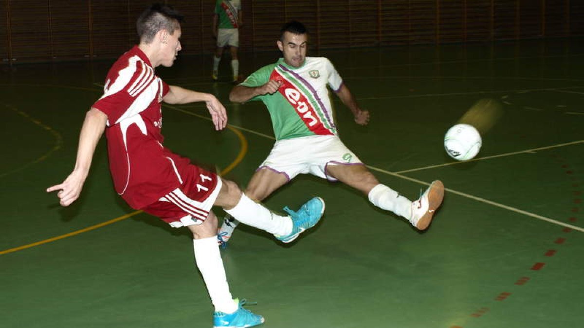 El equipo leonés cayó en la recta final del encuentro.