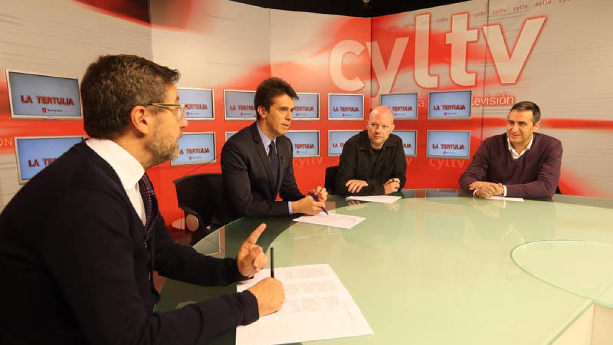 Manuel Domínguez, Miguel Ángel Blanco, Pablo Linares y Juan Carlos Franco, en el programa La Tertulia. L. DE LA MATA