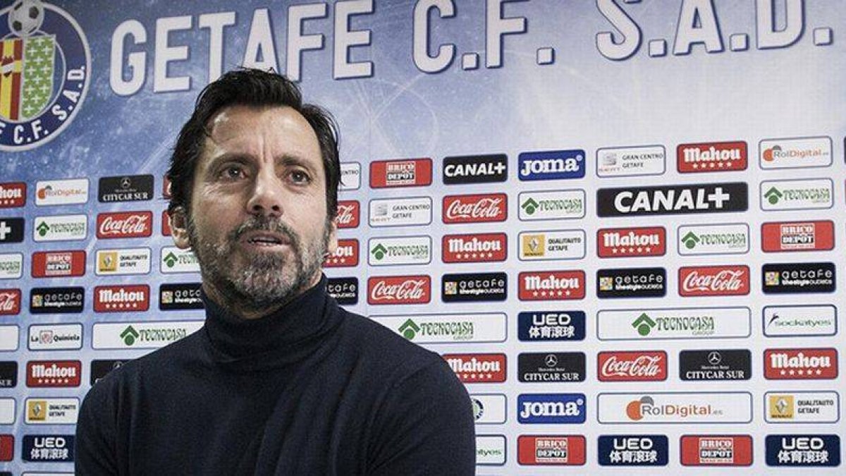 Quique Sánchez Flores en rueda de prensa en el estadio del Getafe.