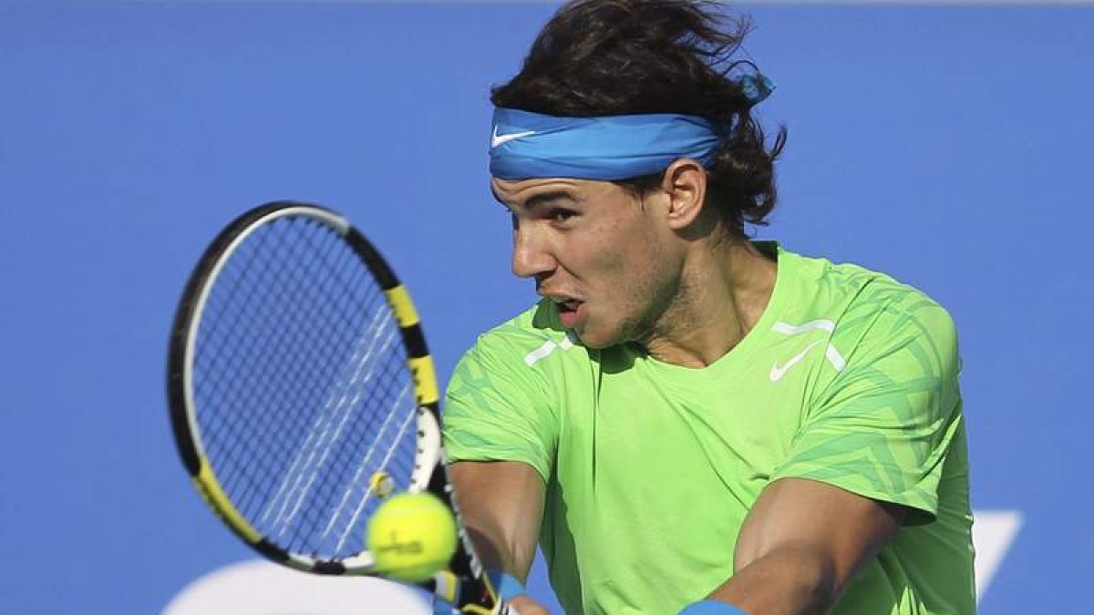 Nadal golpea una pelota. El balear entra hoy en acción.