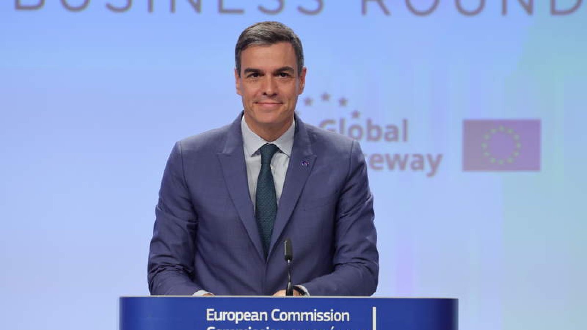 Pedro Sánchez en la inauguración ayer de la cumbre de la UE y (Celac) en Bruselas. OLIVIER MATTHYS