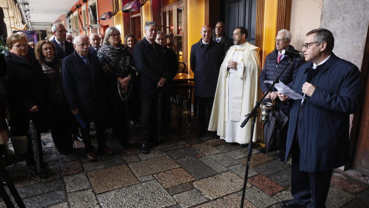 Las Concepcionistas, durante la visita de la Corporación municipal. FERNANDO OTERO
