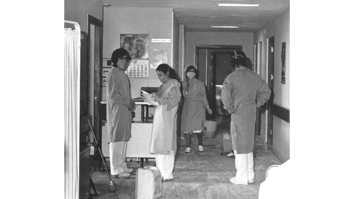 El Hospital de León, al inicio de la epidemia en 1981. DL