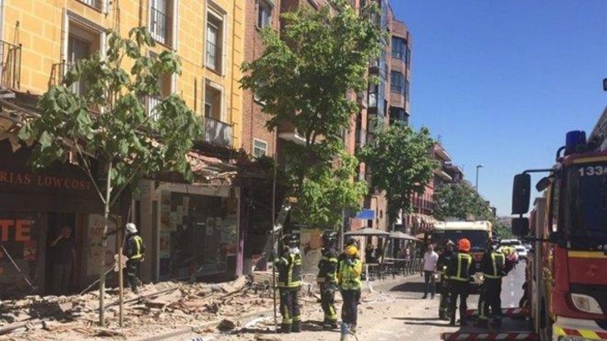 Estado de la calle General Ricardos (Carabanchel) tras el suceso.