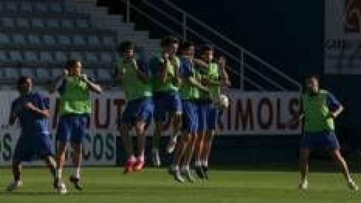 Los titulares para hoy saltaban en barrera ayer en el ensayo matinal celebrado en El Toralín