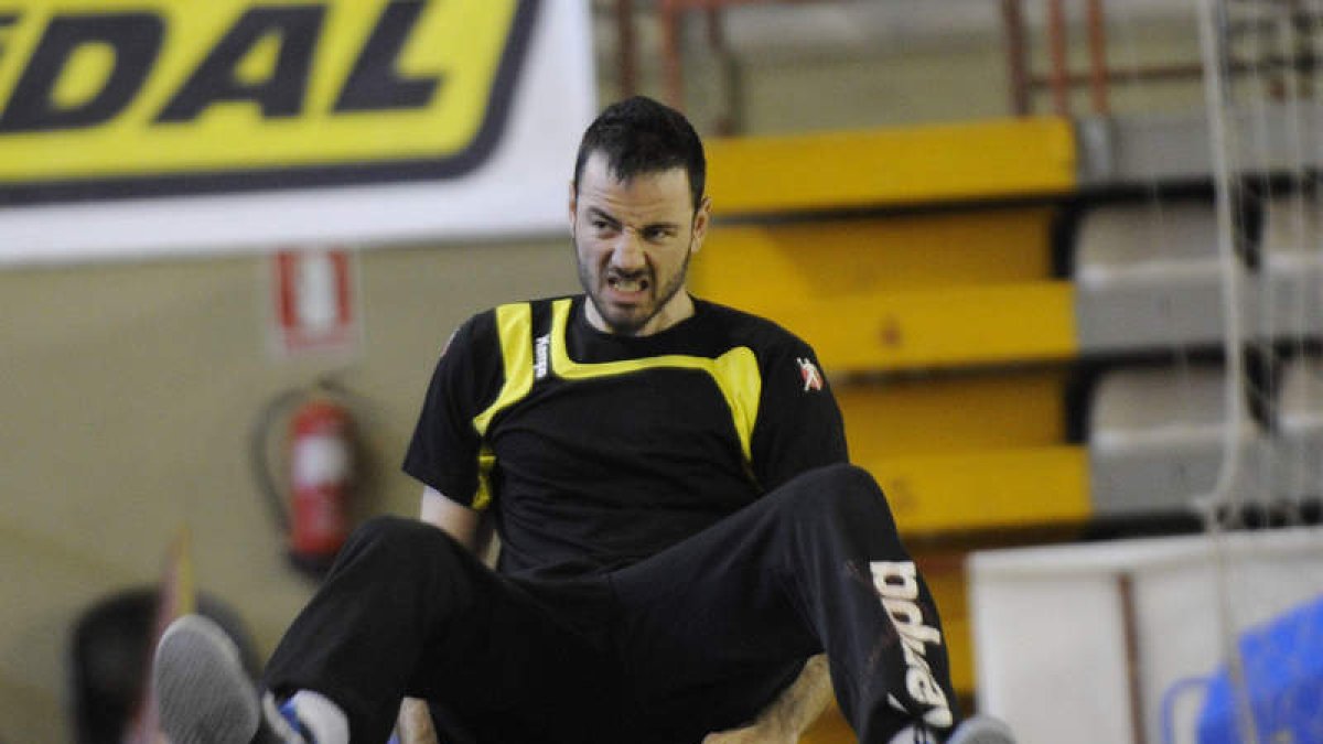 Iker Romero, ex del Reale Ademar, entrenó ayer en el Palacio con el Füchse Berlín.