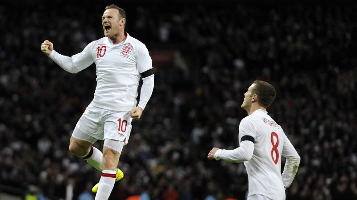 Wayne Rooney celebra uno de sus goles de esta temporada con el Manchester.