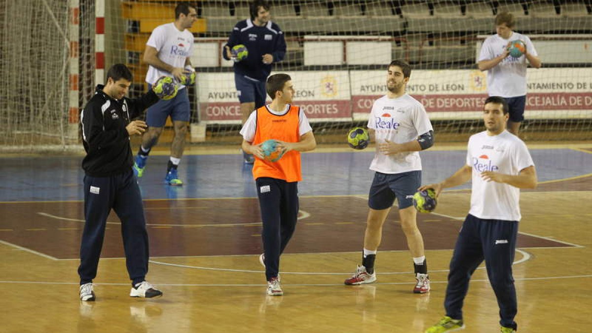 El Ademar vuelve al Palacio 48 horas después de su último partido.